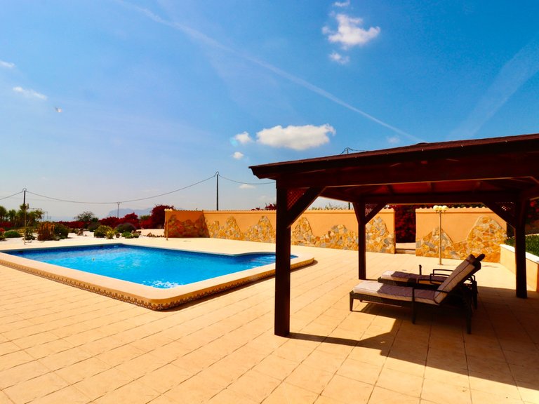 Villa for Sale in Albatera, Alicante 38