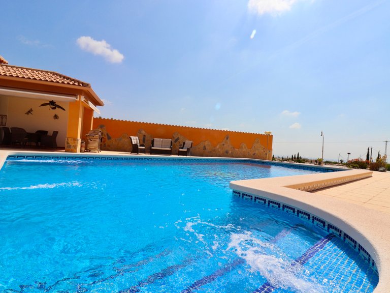 Villa for Sale in Albatera, Alicante 39