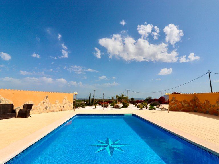 Villa for Sale in Albatera, Alicante 41