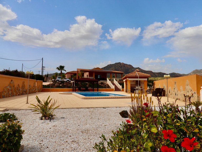 Villa for Sale in Albatera, Alicante 42