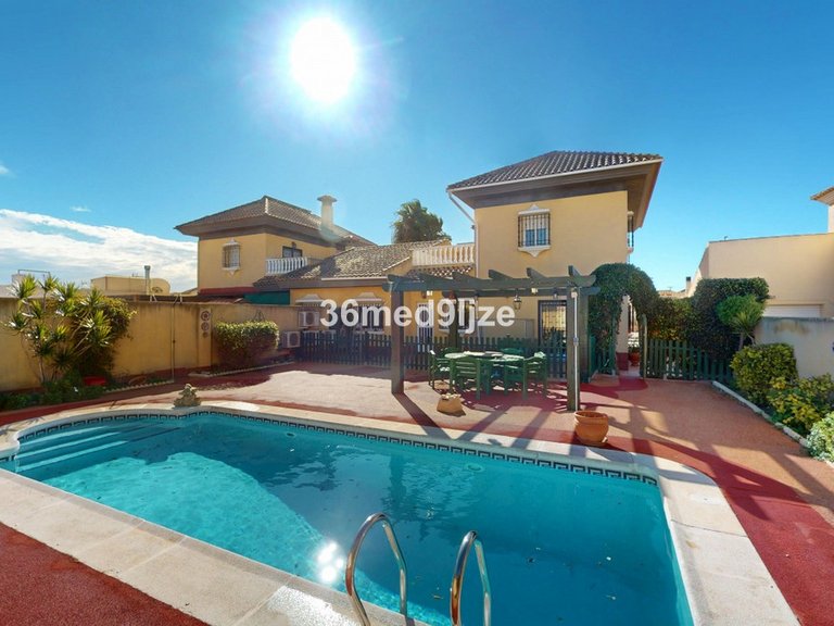 Villa for Sale in Los Alcazares, Murcia 1