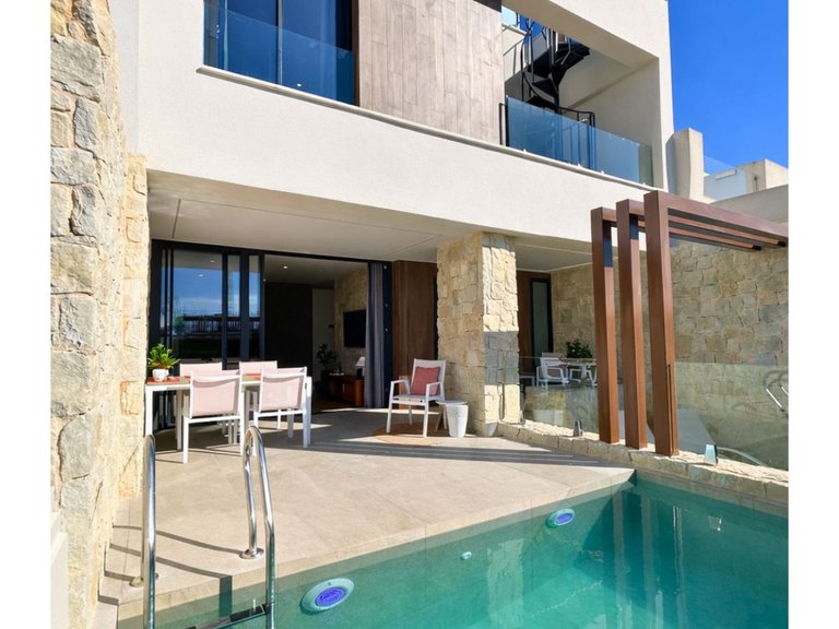 Town House for Sale in Dolores, Alicante 1