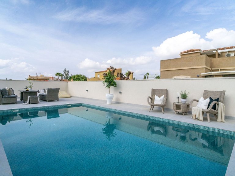 Villa for Sale in Torrevieja, Alicante 28