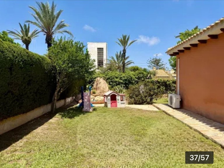 Villa for Sale in Cabo Roig, Alicante 37