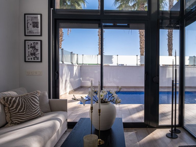 Villa for Sale in Cabo Roig, Alicante 6