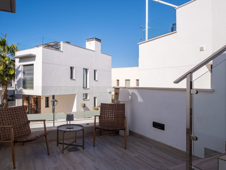 Villa for Sale in Cabo Roig, Alicante 25