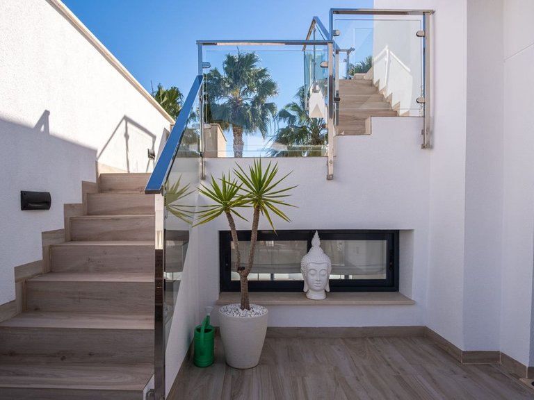 Villa for Sale in Cabo Roig, Alicante 26