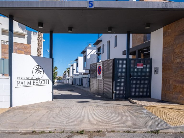 Villa for Sale in Cabo Roig, Alicante 37