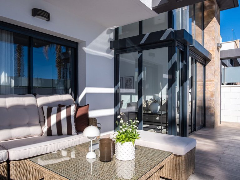 Villa for Sale in Cabo Roig, Alicante 38