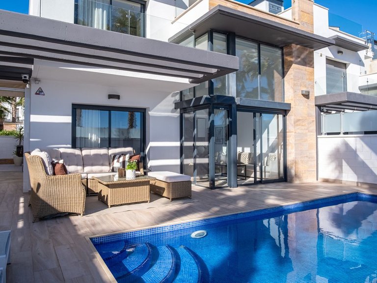 Villa for Sale in Cabo Roig, Alicante 39
