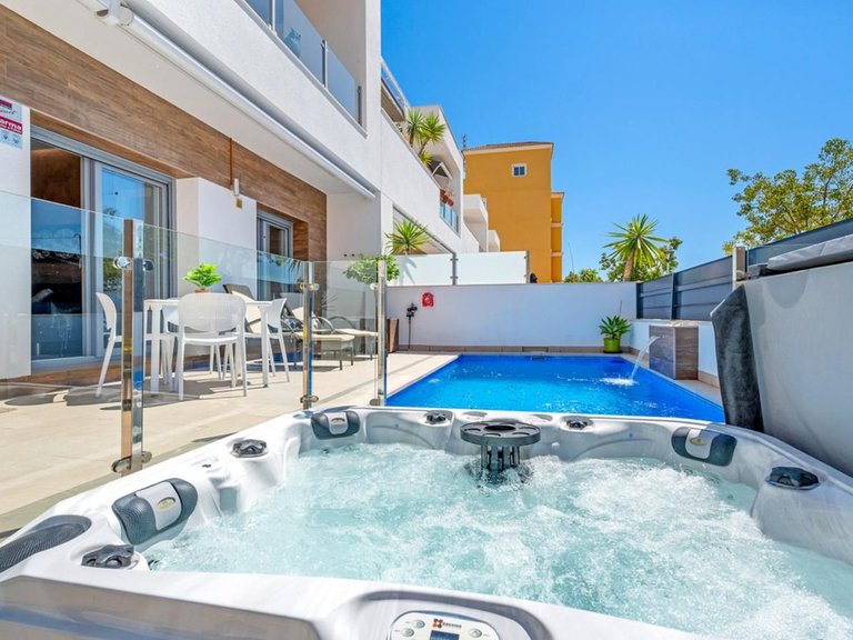 Town House for Sale in Formentera Del Segura, Alicante 1