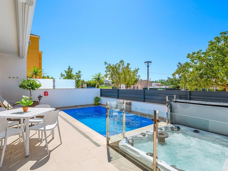 Town House for Sale in Formentera Del Segura, Alicante 2
