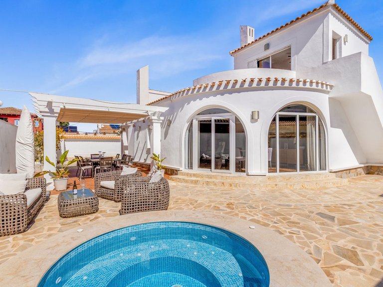 Villa for Sale in La Florida, Alicante 1