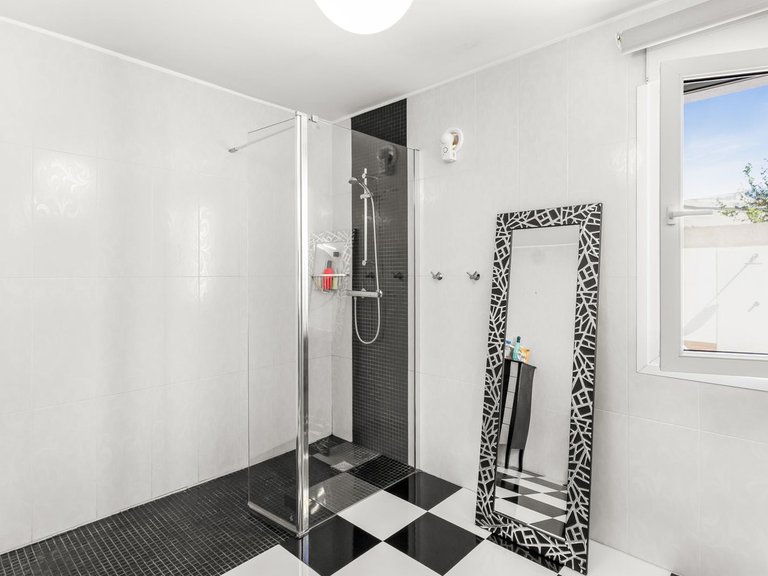 Villa for Sale in La Florida, Alicante 35