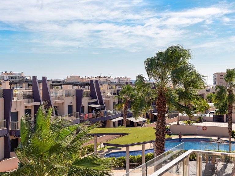 Apartment for Sale in Mil Palmeras, Alicante 1