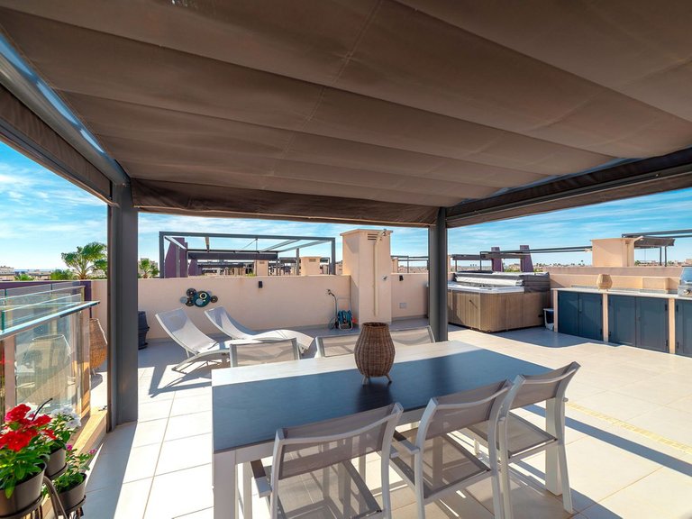 Apartment for Sale in Mil Palmeras, Alicante 3