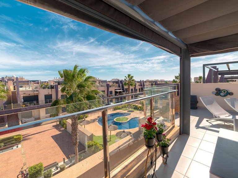 Apartment for Sale in Mil Palmeras, Alicante 4