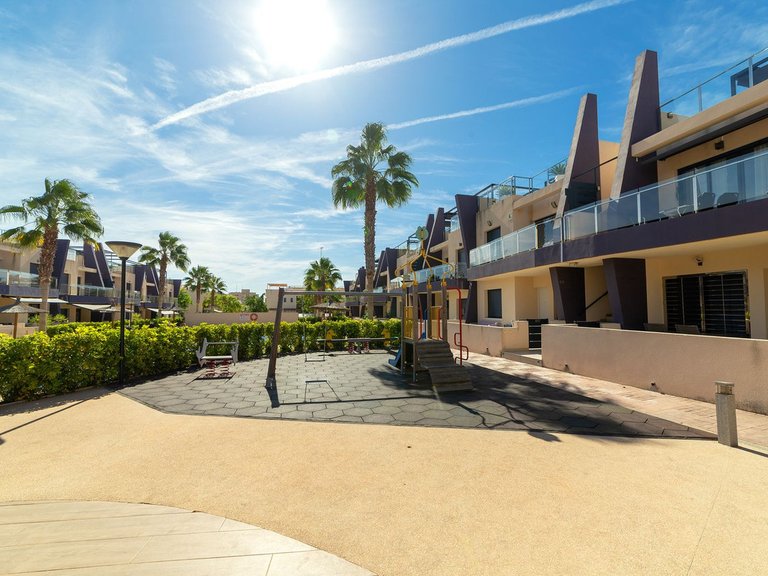 Apartment for Sale in Mil Palmeras, Alicante 25