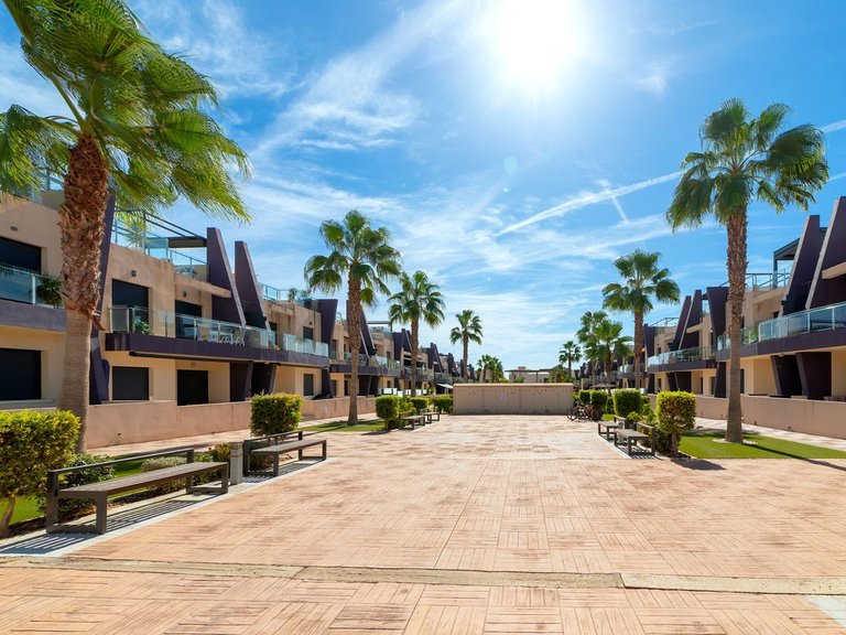Apartment for Sale in Mil Palmeras, Alicante 28