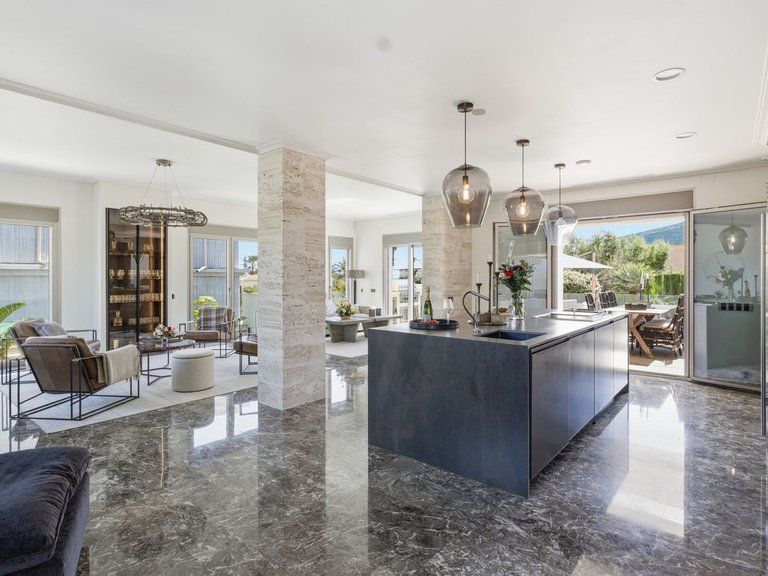 Villa for Sale in La Zenia, Alicante 2