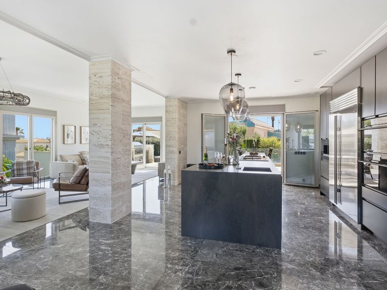 Villa for Sale in La Zenia, Alicante 3