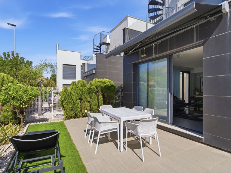 Villa for Sale in Punta Prima, Alicante 2