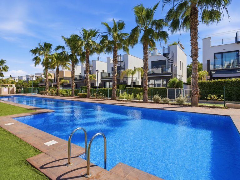 Villa for Sale in Punta Prima, Alicante 11