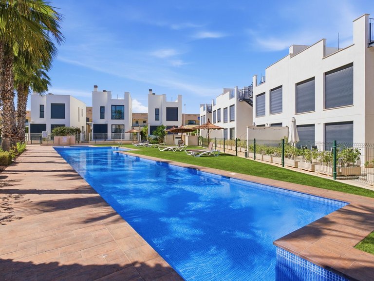 Villa for Sale in Punta Prima, Alicante 14