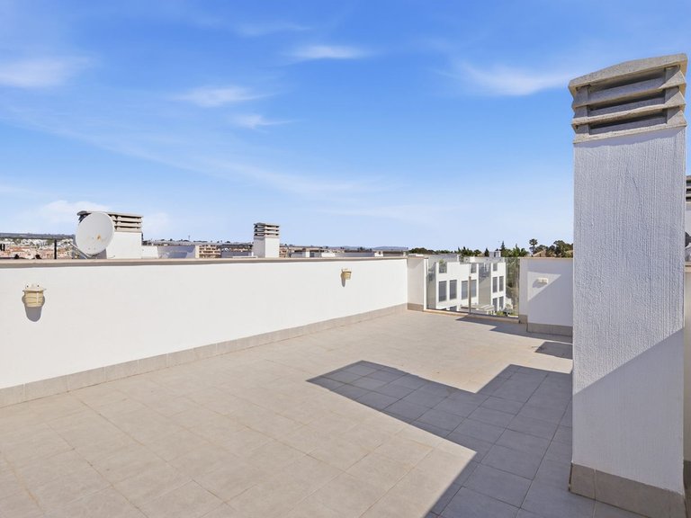 Villa for Sale in Punta Prima, Alicante 21