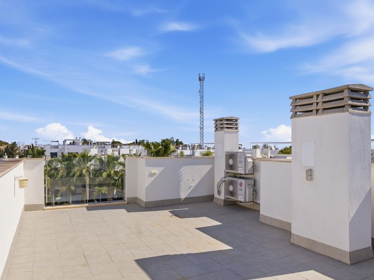 Villa for Sale in Punta Prima, Alicante 22