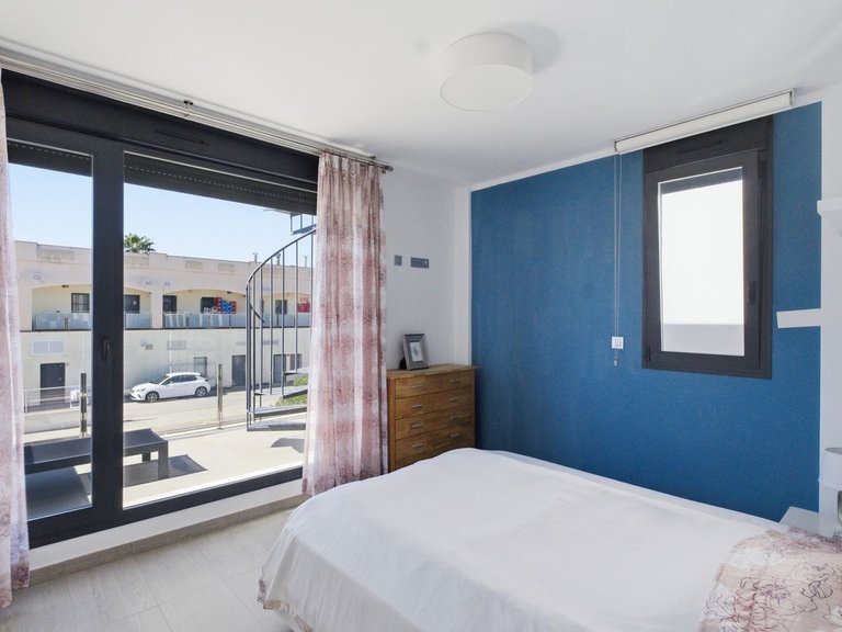 Villa for Sale in Punta Prima, Alicante 25