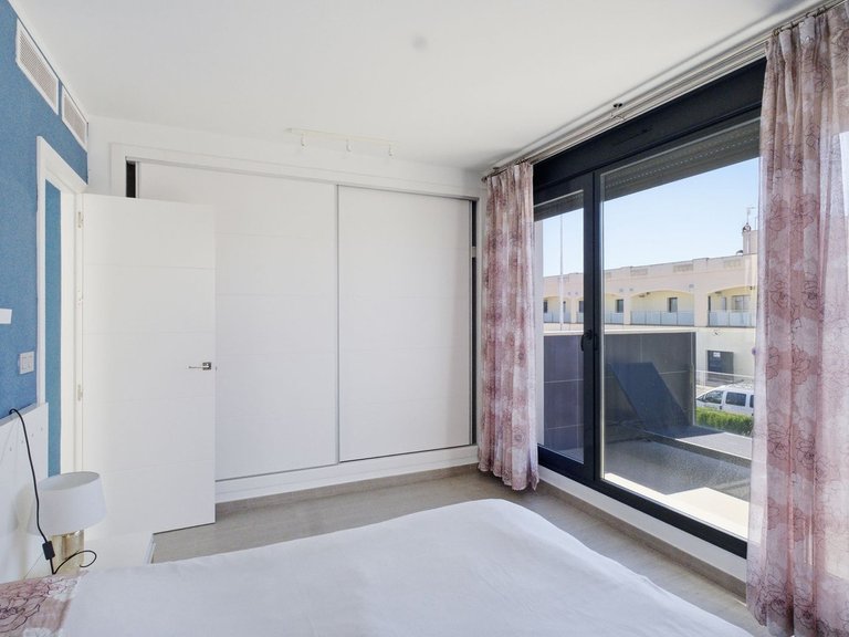 Villa for Sale in Punta Prima, Alicante 26