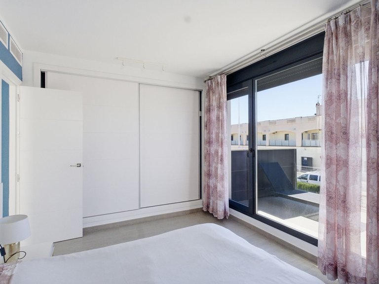 Villa for Sale in Punta Prima, Alicante 27