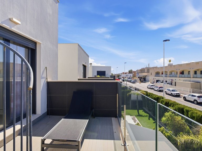 Villa for Sale in Punta Prima, Alicante 39