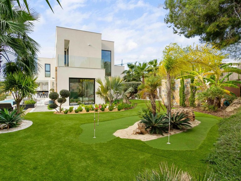 Villa for Sale in Villamartin, Alicante 5
