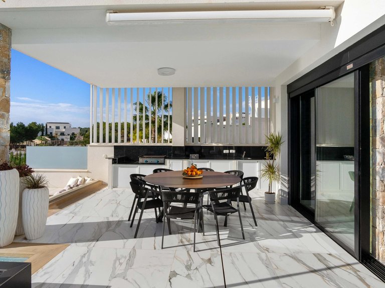 Villa for Sale in Villamartin, Alicante 20