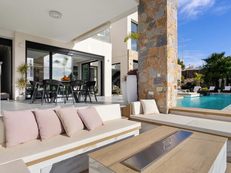 Villa for Sale in Villamartin, Alicante 22