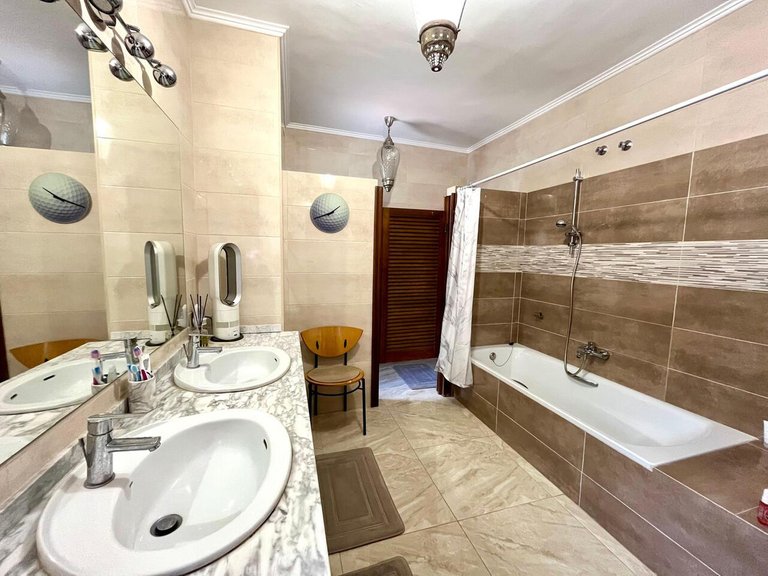 Villa for Sale in Villamartin, Alicante 34