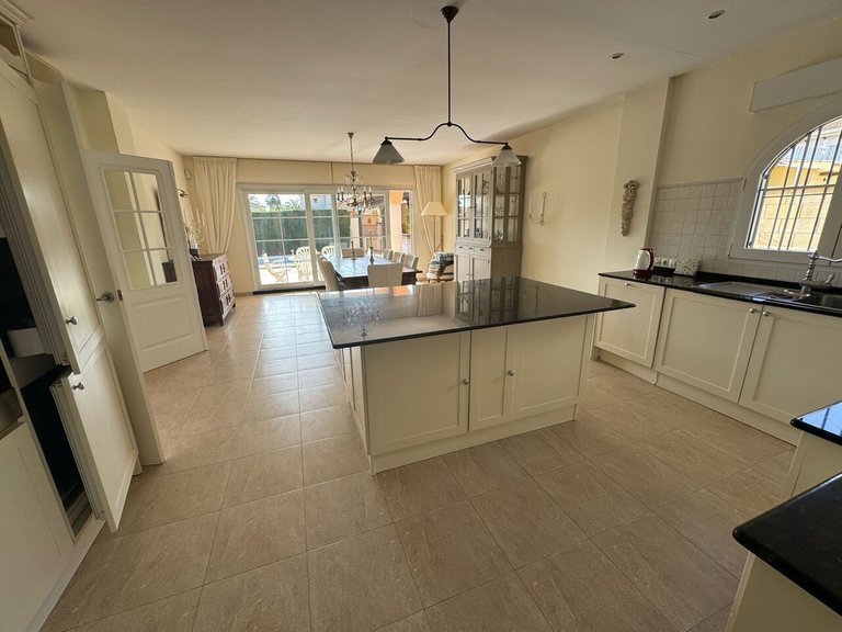 Villa for Sale in La Zenia, Alicante 13