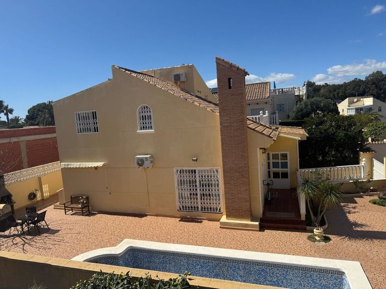 Villa for Sale in La Zenia, Alicante 1