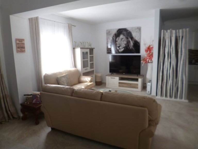 Villa for Sale in Villamartin, Alicante 4