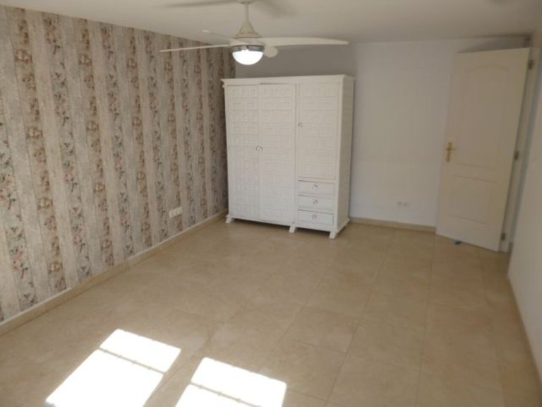 Villa for Sale in Villamartin, Alicante 7