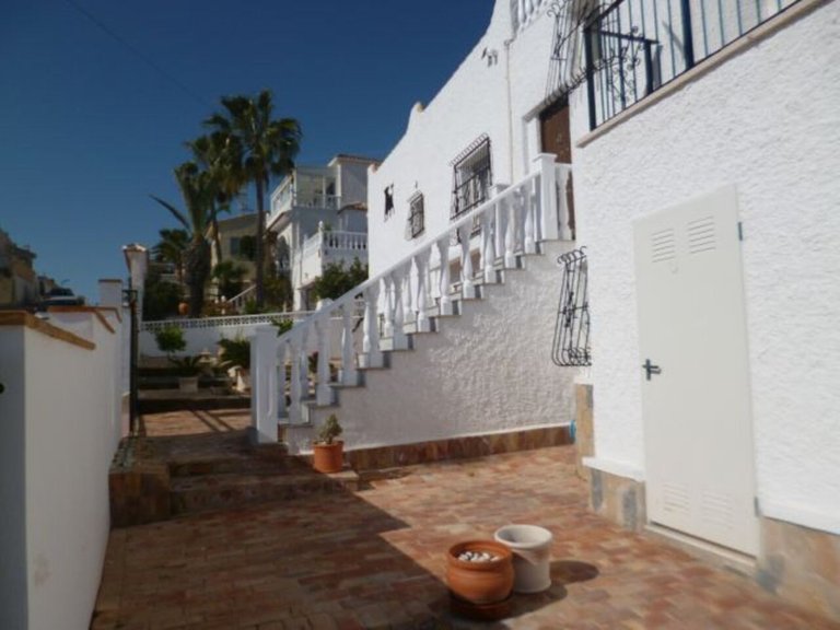 Villa for Sale in Villamartin, Alicante 21