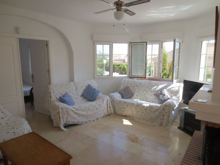 Villa for Sale in Villamartin, Alicante 3