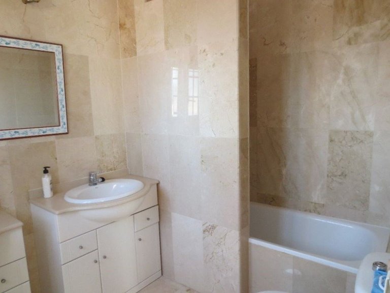 Villa for Sale in Villamartin, Alicante 15
