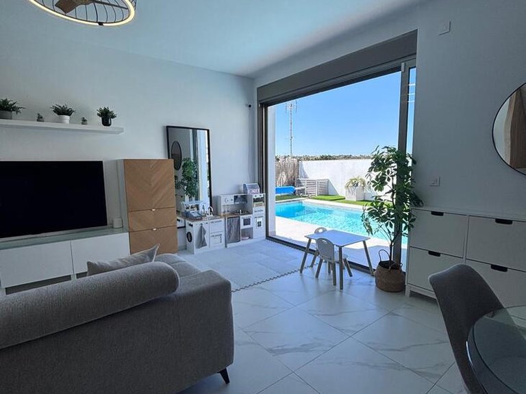 Villa for Sale in Villamartin, Alicante 15