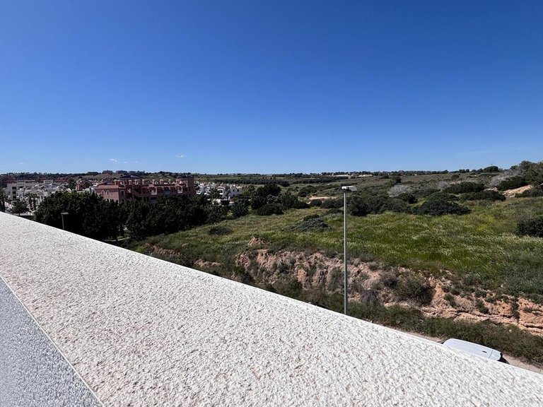 Villa for Sale in Villamartin, Alicante 39