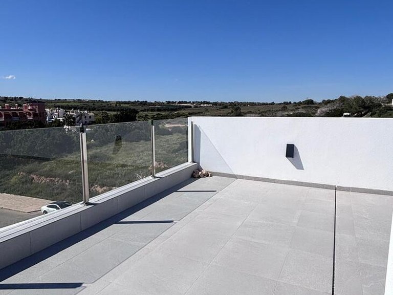 Villa for Sale in Villamartin, Alicante 40