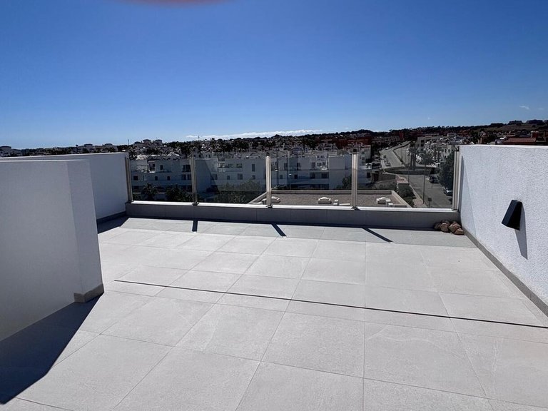 Villa for Sale in Villamartin, Alicante 41