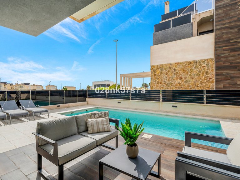 Villa for Sale in Cabo Roig, Alicante 2